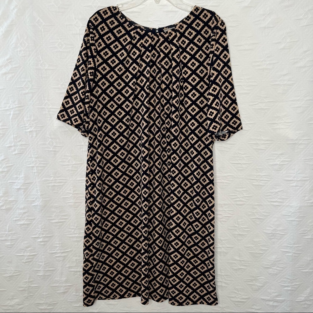 ! eShakti pleats at the neck falling down .Chain Print. Size XL/16